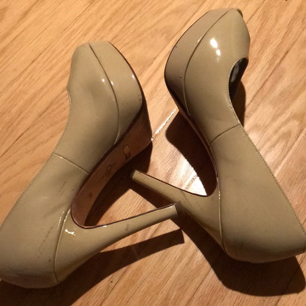 COLE HAAN  heel shoes